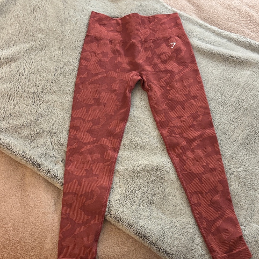 Gymshark Adapt Camo Seamless Ribbed Leggings - Soft Berry/Sunbaked Pink - SMALL